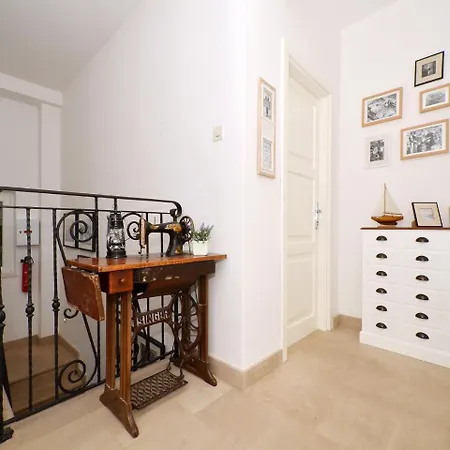 Nera Apartment *