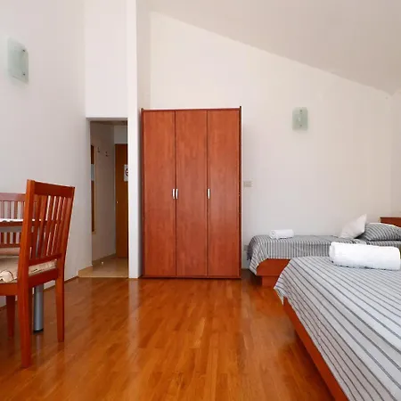 Nera Apartment Podstrana