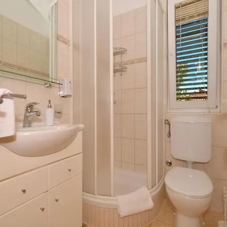 Apartment Nera Podstrana